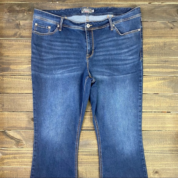 Torrid Luxe Slim Boot Hi Rise Jeans Sz 24 Tall - Picture 2 of 10